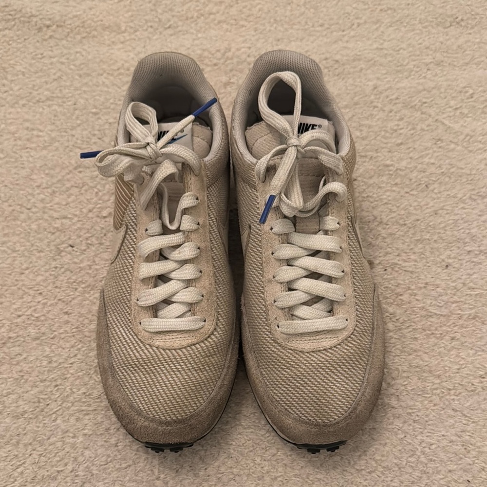 Nike Men's Cream Sneakers